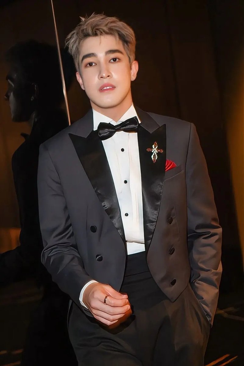 LoveAlertSeries's tweet photo. แมทธิว โรเบิร์ตส และ แฟ้ม ตนุภัทร ร่วมเดินพรมแดงในงานประกาศรางวัล "คมชัดลึก อวอร์ด ครั้งที่ 22" 
#KCLAWARDS2026
#mmatthew #FamThanuphat https://t.co/cQ7fYDLPFK