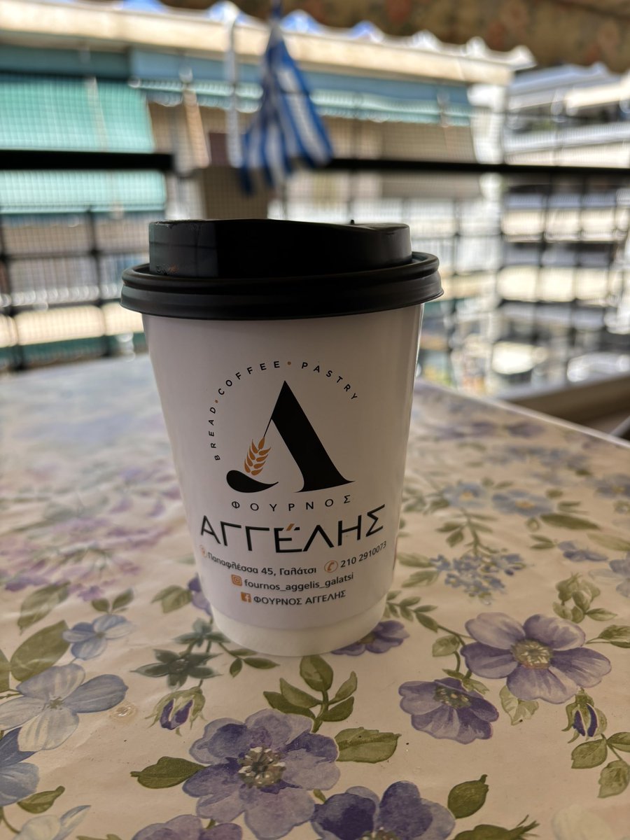 jpcalia's tweet photo. The coffee is better over here https://t.co/pJxbsob6wn