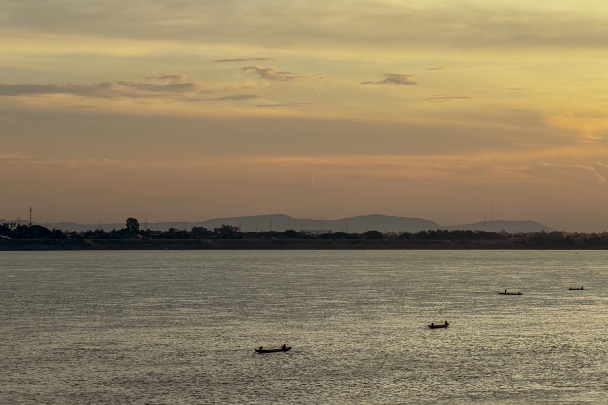 dwightronan's tweet photo. Pakse sunset. #pakse #champasak #laos https://t.co/RXBft1bOqp