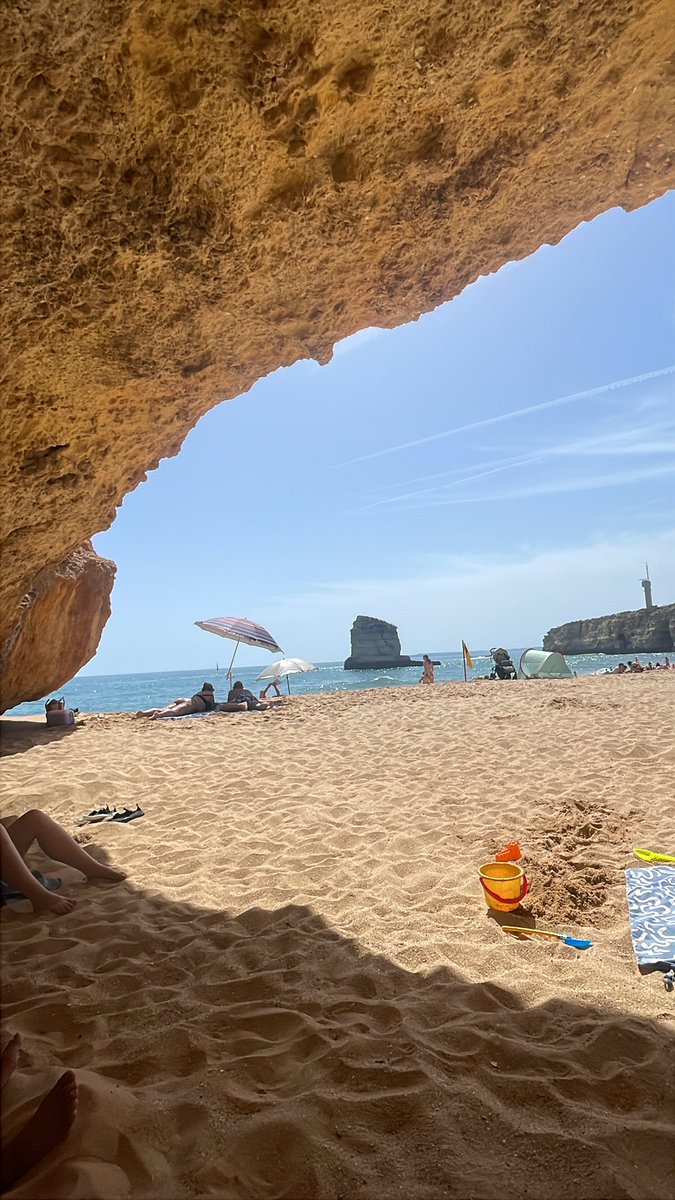 lisboademivida's tweet photo. @krys_otium Oh my, I was literally at this beach Saturday https://t.co/1pgb8Hj4wR