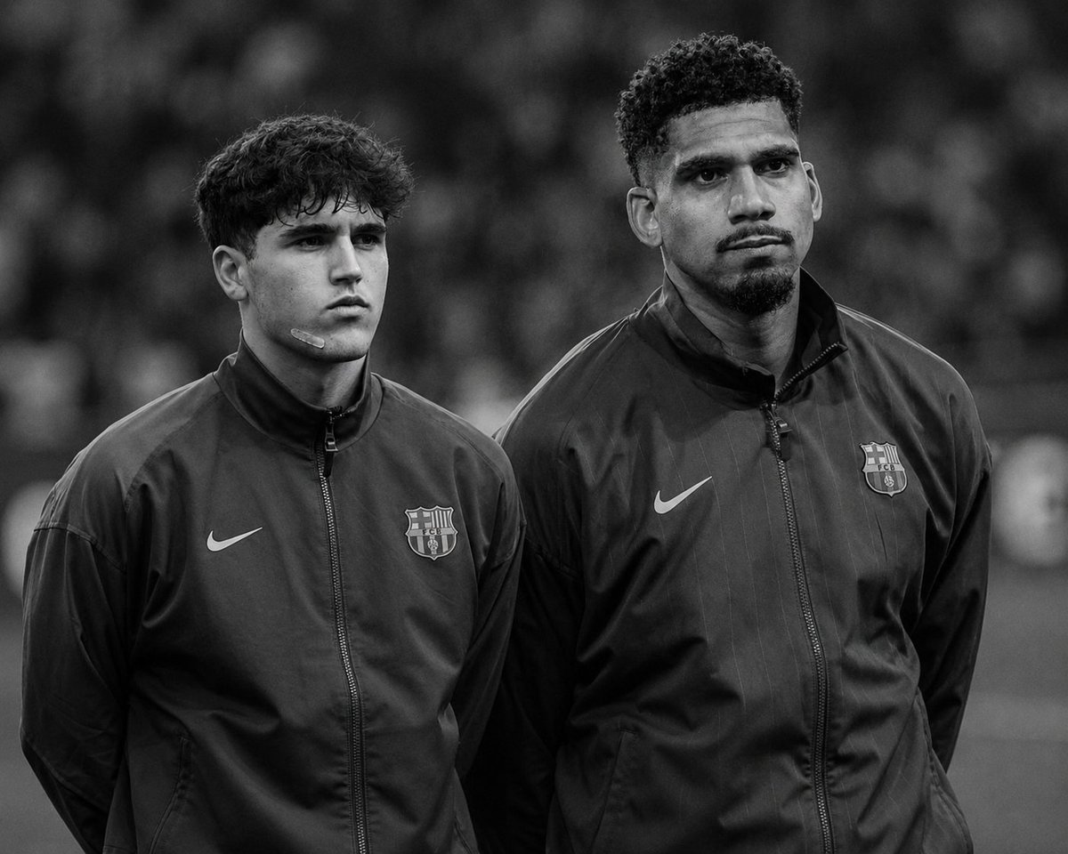 john021x's tweet photo. @patodobarca Pra que zagueiro se já temos essa dupla https://t.co/6E2cEe7JKT