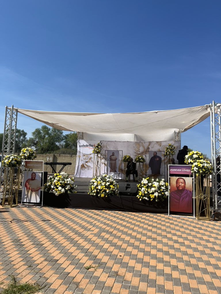 MHKFMSA's tweet photo. Memorial service of the late Thato Molosankwe. #MahikengFM https://t.co/UBL2pB4BYk