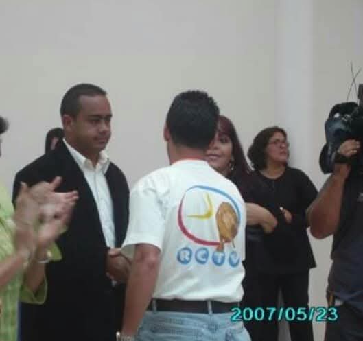 TIRSOFLORES's tweet photo. A 19 años de que vimos en vivo como la censura del régimen hacia estragos cerrando un  canal de TV pero además mutilando  la libertad de expresión.
En esos tiempos pude ver los primeros presos políticos de San Antonio de los altos, detuvieron a más de 100 niños.

#rctv #venezuela https://t.co/iJBIzqnmm0