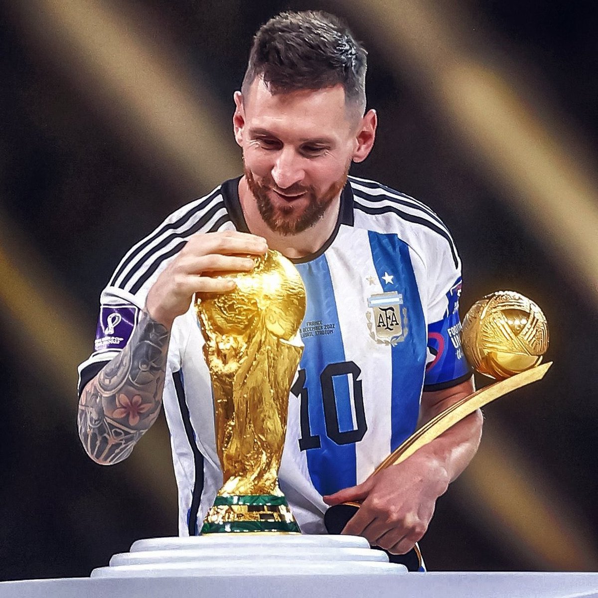 MESSI GOAT tweet media