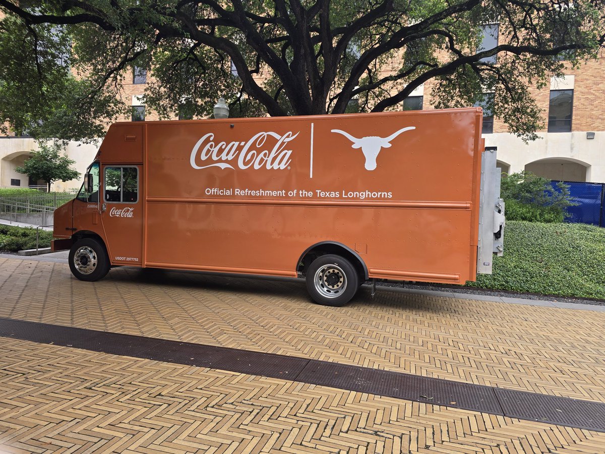 TrumansTexas's tweet photo. Seen on campus. https://t.co/gIZdYJ1nq2
