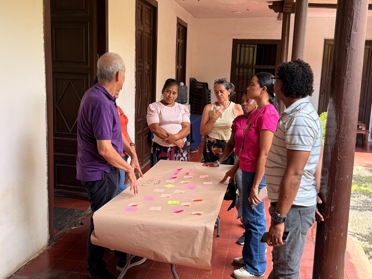 SMP_CALI's tweet photo. En alianza con la @FunFanalca realizamos el taller “Propósito que inspira, negocio que crece”, un espacio dirigido a emprendedores para descubrir el propósito de sus negocios y alinearlo con sus metas de crecimiento. https://t.co/A6GYwKLsUk