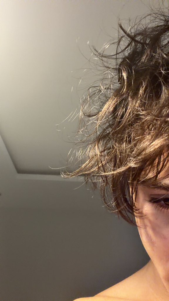 iitseli's tweet photo. eyes say it all https://t.co/zWUivviKni