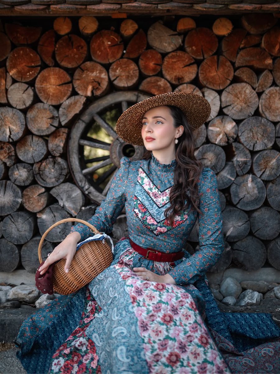 cathwomansite's tweet photo. There is nothing more beautiful than a woman who embraces her femininity in her appearance while keeping true beauty and modesty in mind.

Be Modest. Be Feminine.
https://t.co/5NDKoV1g9R
Telegram: https://t.co/owo6pqVjrJ
Twitter/Tumblr: cathwomansite
IG/Threads: catholicwomansite https://t.co/RxH9wYrVak
