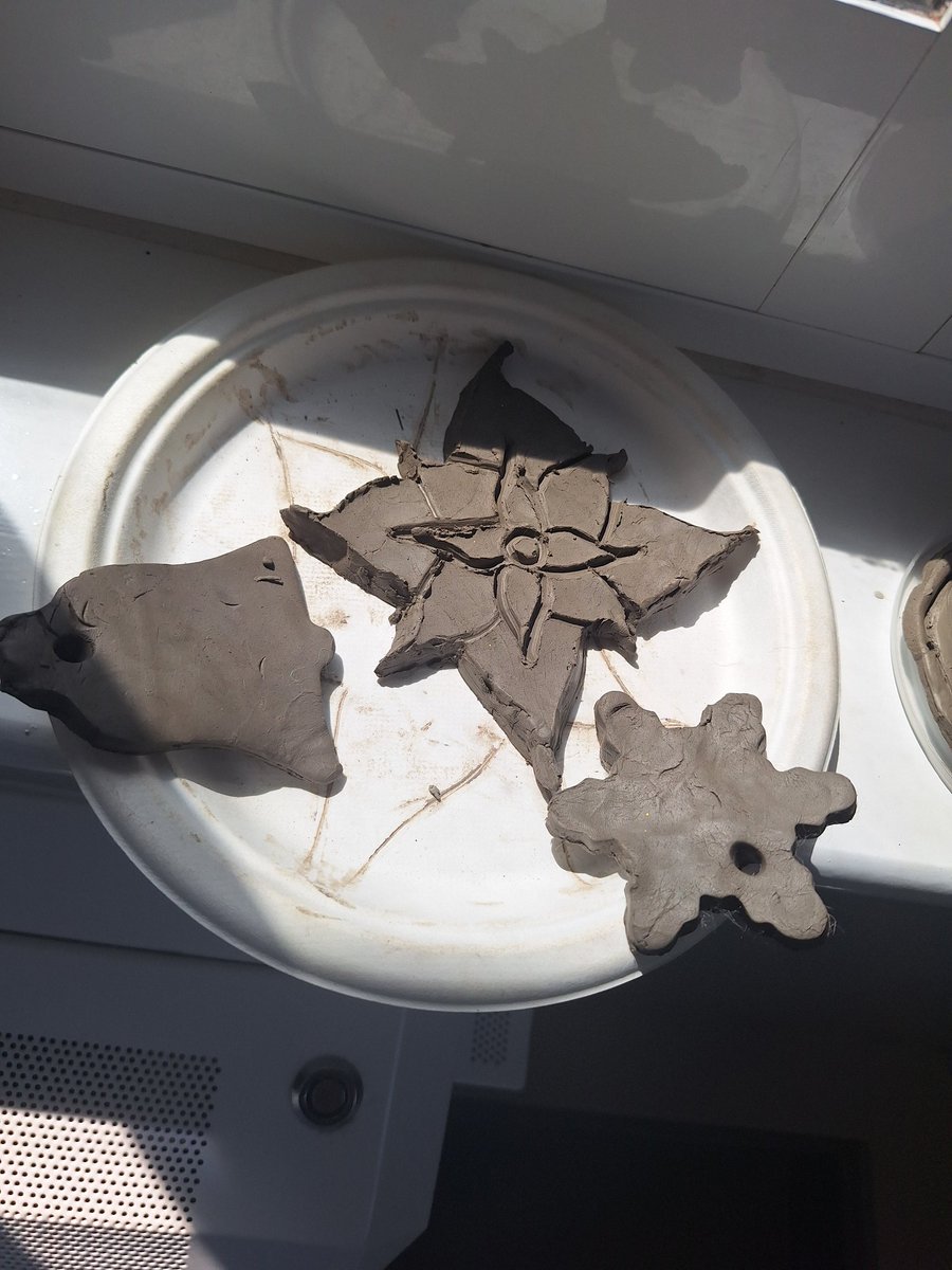 HayleyS71786972's tweet photo. Bit if Clay work on Cusworth this morning #wardactivity #cusworthward @rdash_nhs @FTMembership @shireeRMN https://t.co/hmHkITq4El