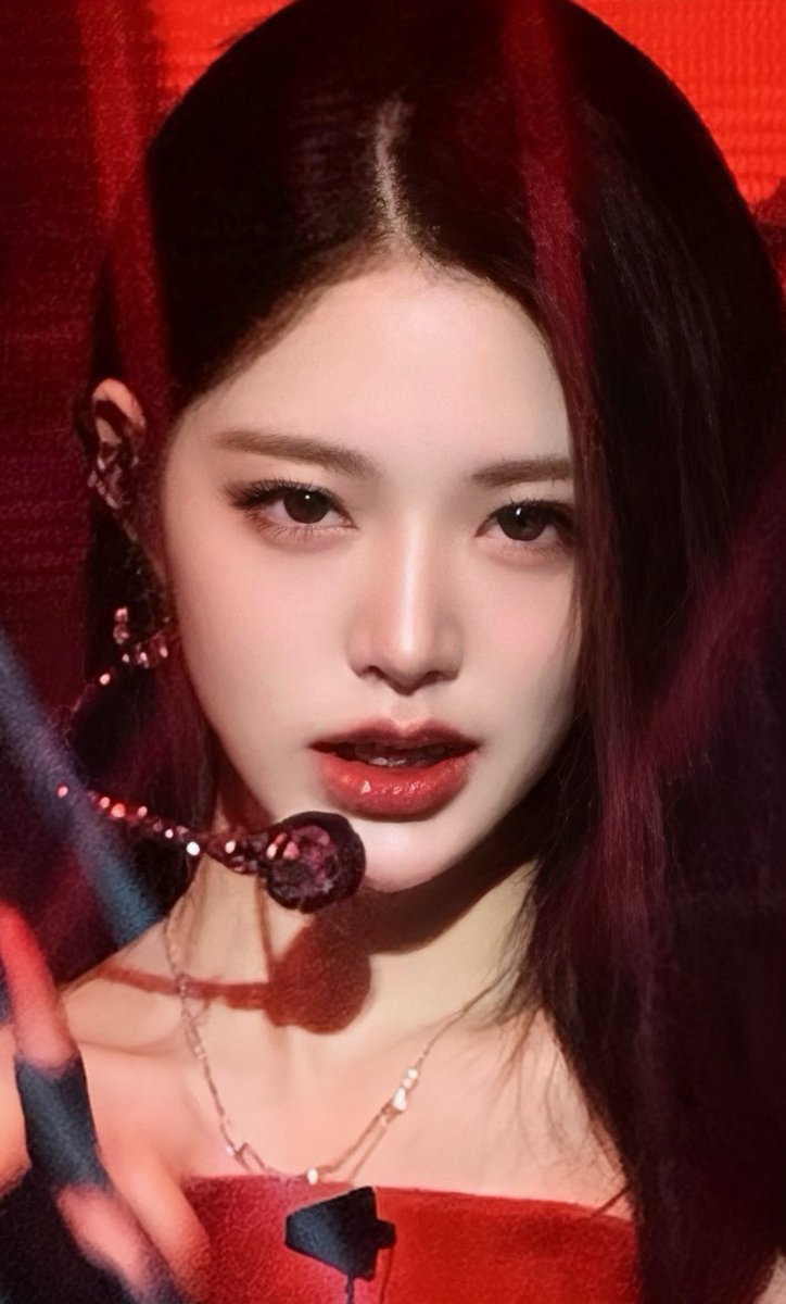 jangrosewy's tweet photo. Anyways https://t.co/o2ikY9hiVX