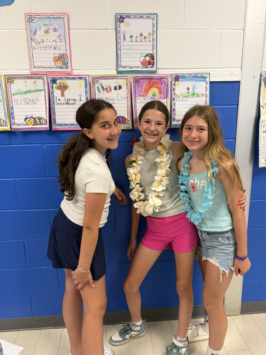 mrsrcarinoFS's tweet photo. Aloha! 🌸🌺 another fun spirit day for WSS https://t.co/hmL6zvtzbc