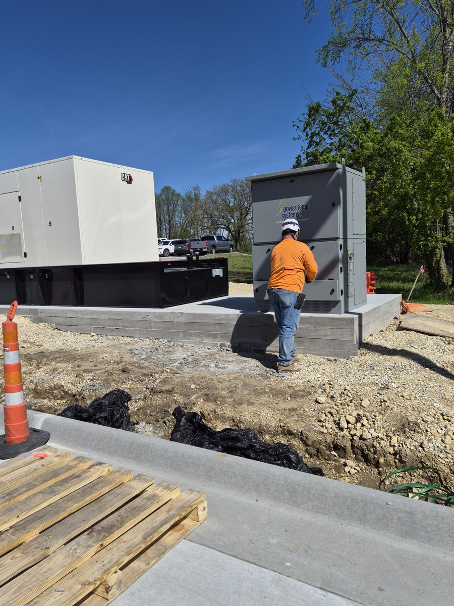 price_electric's tweet photo. Critical power infrastructure underway 
Price Electric was on site at Regional Medical Center in Manchester, IA setting a genset for the Surgical Addition project. Great work supporting reliable backup power for patient care.
#PriceElectric #HealthcareConstruction #Genset https://t.co/ipbaD1S7eM