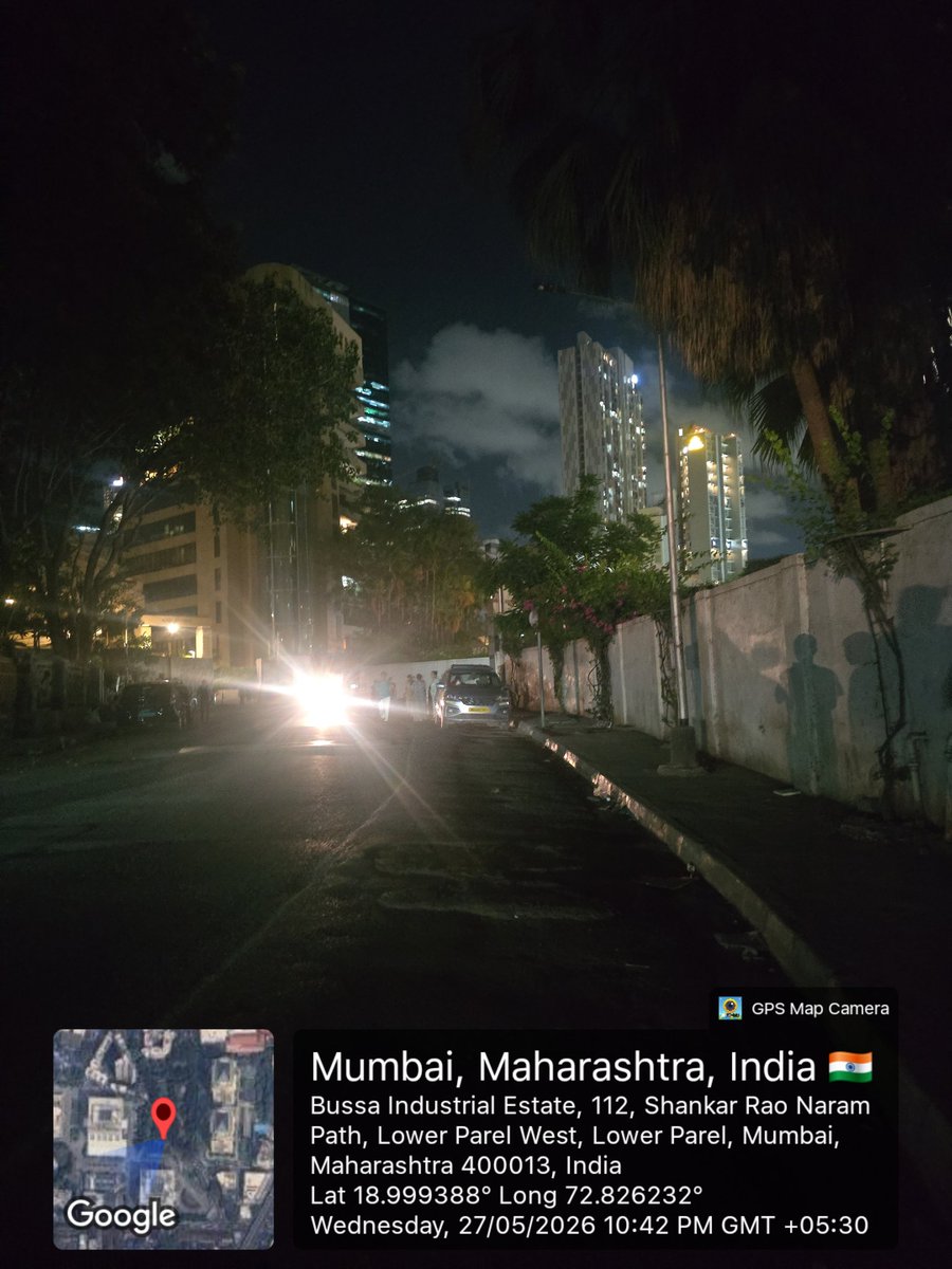 Pxwxnn's tweet photo. @mybmcWardGS
Street light near Peninsula Corporate Park, Shankar Rao Naram Path, Lower Parel - 400013 has not been working for the past few days. Kindly look into the issue and resolve it at the earliest for public safety. https://t.co/HGaL6SVEiS