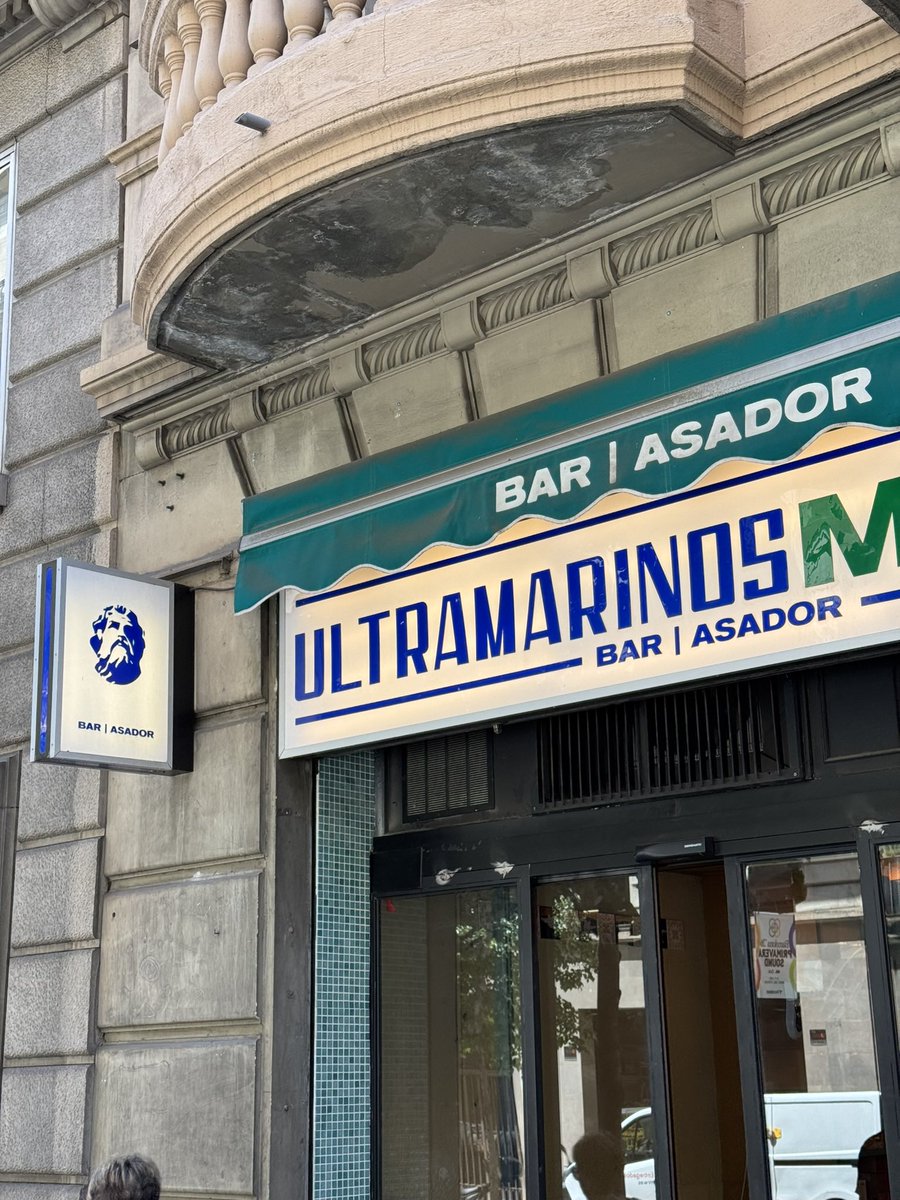 ifernandezsa's tweet photo. Qué gran día. Cosas maravillosas de mi trabajo.

Ultramarinos Marín en Barcelona, uno de mis restaurantes favoritos.

Burritos special edition Brian McGinn + la fiesta en Ultramarinos. https://t.co/FYM6aYxVVK