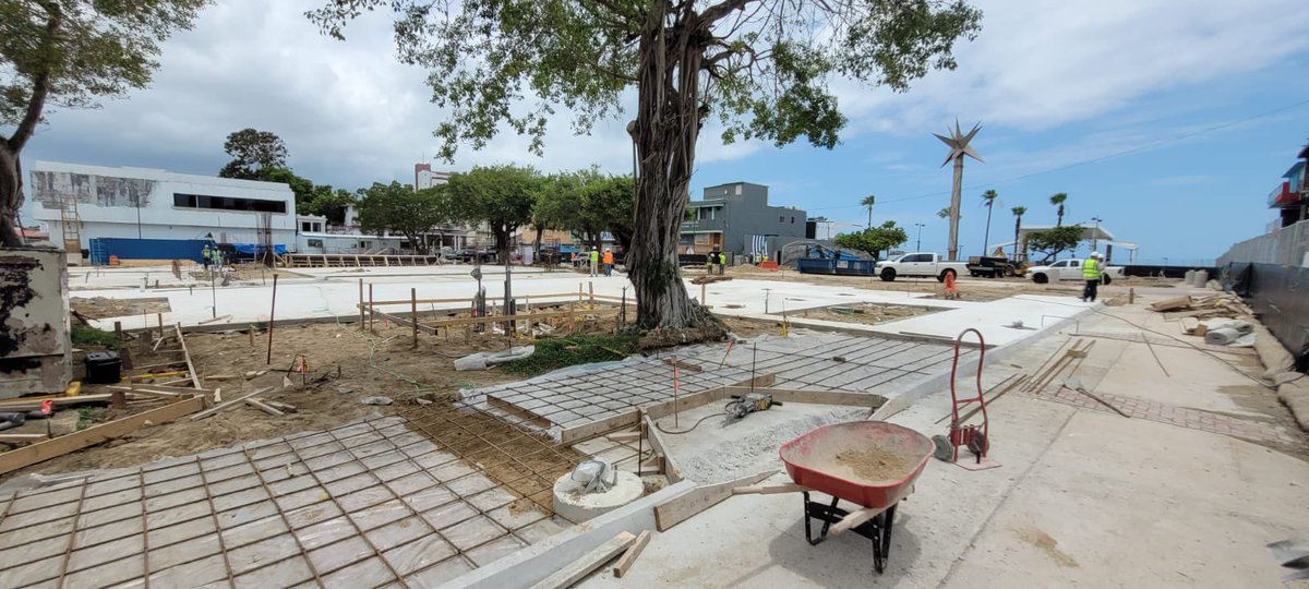 catano's tweet photo. Progreso de los trabajos de remodelación y mejoras de las Plazas de Recreo y Quinto Centenario para el pronto disfrute de nuestra comunidad. https://t.co/20jdcxYqqC