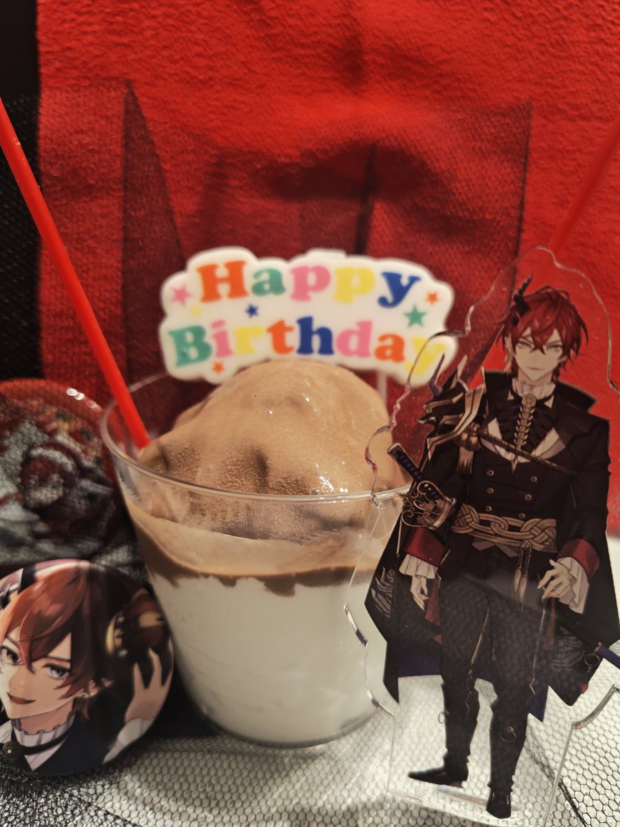 7QsUrwG9wTGBy7j's tweet photo. 🎉Happy　Birthday🎉

🍨チョコアイスがお好きなようなので🎁
今年はアイスにしました。
前日に下僕が焼肉となる物を食してきました。お腹いっぱいです🤤
素敵な1年になりますように🤗

#アルロッド様の生誕祭2026

#アルロッド様に報告 https://t.co/xnCO3eVog5