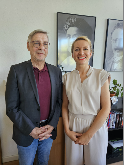 WalterBaierEL's tweet photo. A friendly chat between Co-president Ines Schwertner @DieLinke and @europeanleft President Walter Baier in Berlin — under the watchful gaze of Rosa and Karl. https://t.co/rxt7BySwQC