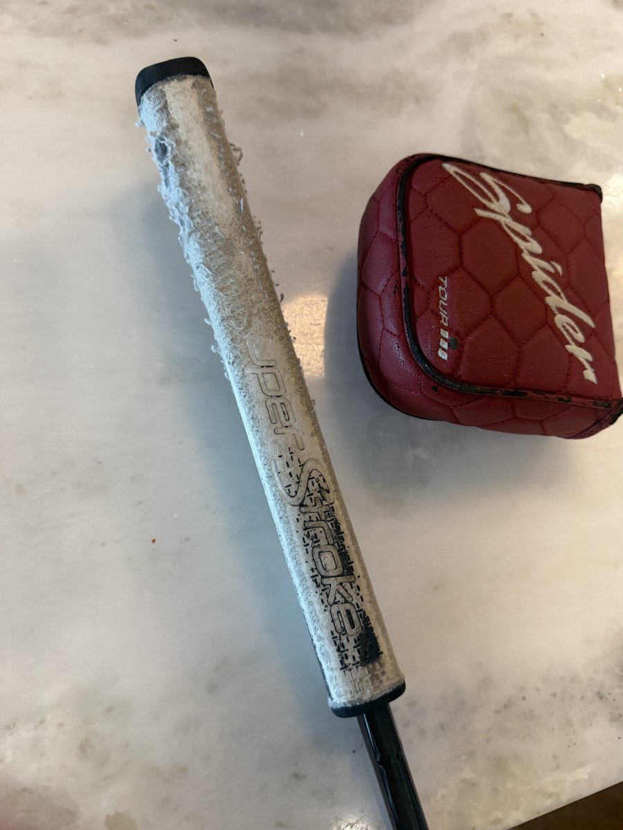 DallasDon897's tweet photo. In honor of seeing a @GolfDigest post that got me reminiscing on how damn good 2015 Jason Day was, I wanted to show off my OG red 2015 Jason Day @TaylorMadeGolf spider. 

It still has the original grip I put on, and I’m so used to it I couldn’t fathom a different feel.

Cheers! https://t.co/mGGkofRpjw
