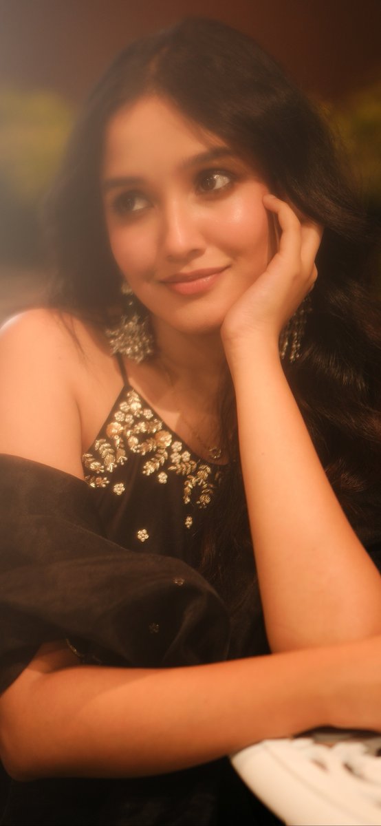 ActressAesthete's tweet photo. Anikha Surendran 
#AnikhaSurendran https://t.co/V9bmej2d8Y