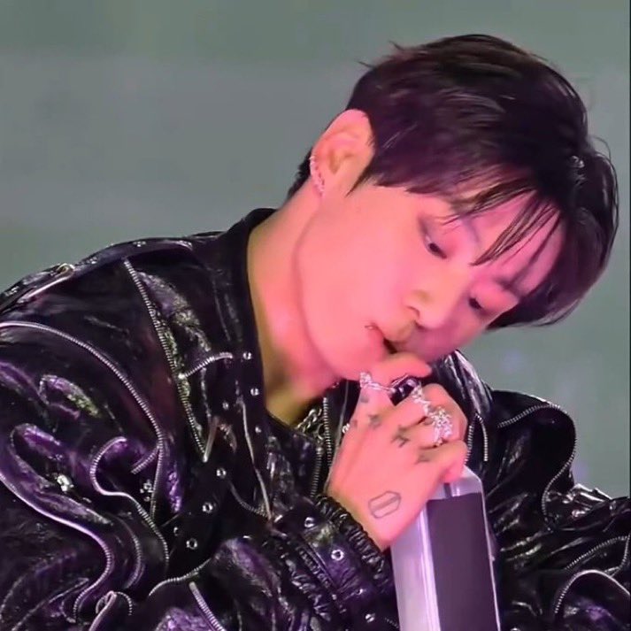 정국⁷ tweet media
