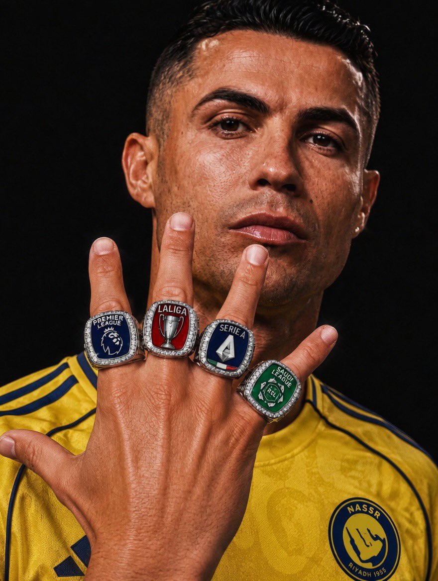 Jokerthekid16's tweet photo. Aura king 🐐🤞🏿🟡🔵 @Cristiano https://t.co/TYLr1CMpQh