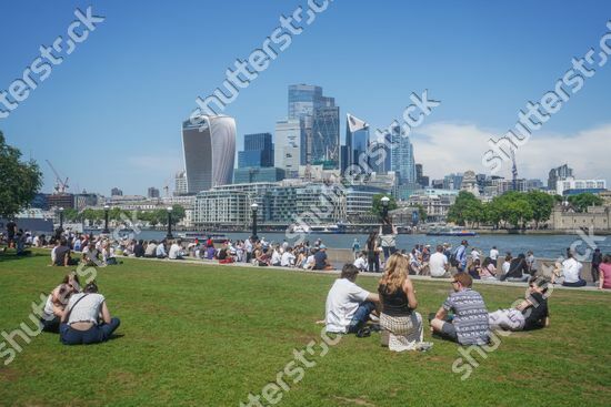 stretchwomble's tweet photo. 27.5.26 A few shots People take advantage of the hot weather in Potters Field London as the heatwave continues  https://t.co/OWcULUS7rE https://t.co/u7Rv8BG06z