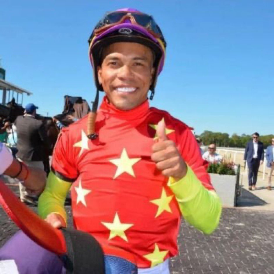 JLDangeloDuran's tweet photo. Feliz Cumpleaños a SAMY CAMACHO @samycamacho1 el venezolano 🇻🇪 Campeón Jinete varias veces en Tampa Bay ganador de casi 1700 carreras en USA y actualmente enorme candidato a alcanzar su primer campeonato en Gulfstream https://t.co/3RcGcTu6qZ
