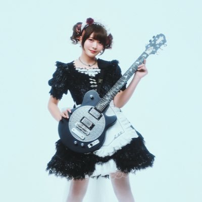 nezutumu's tweet photo. この色味、
なんか懐かしいなぁ…と思って色々考えてたら、これだわ💫
#bandmaid
#desree https://t.co/uDgt2ZavZs