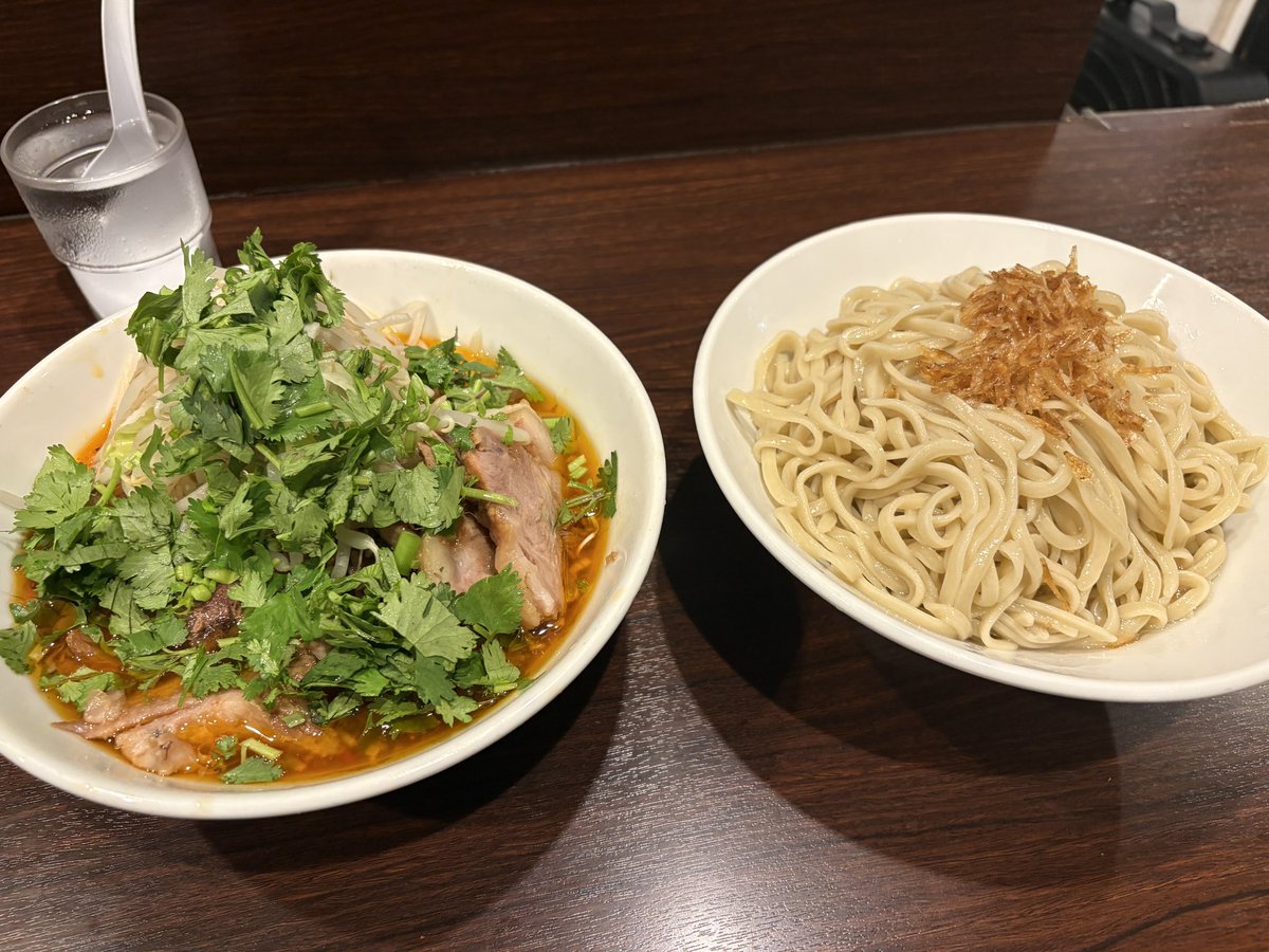 weccri's tweet photo. ピコピコポン
限定海老出汁のトムヤムつけ麺
美味すぎた https://t.co/BOOjL1GLIN