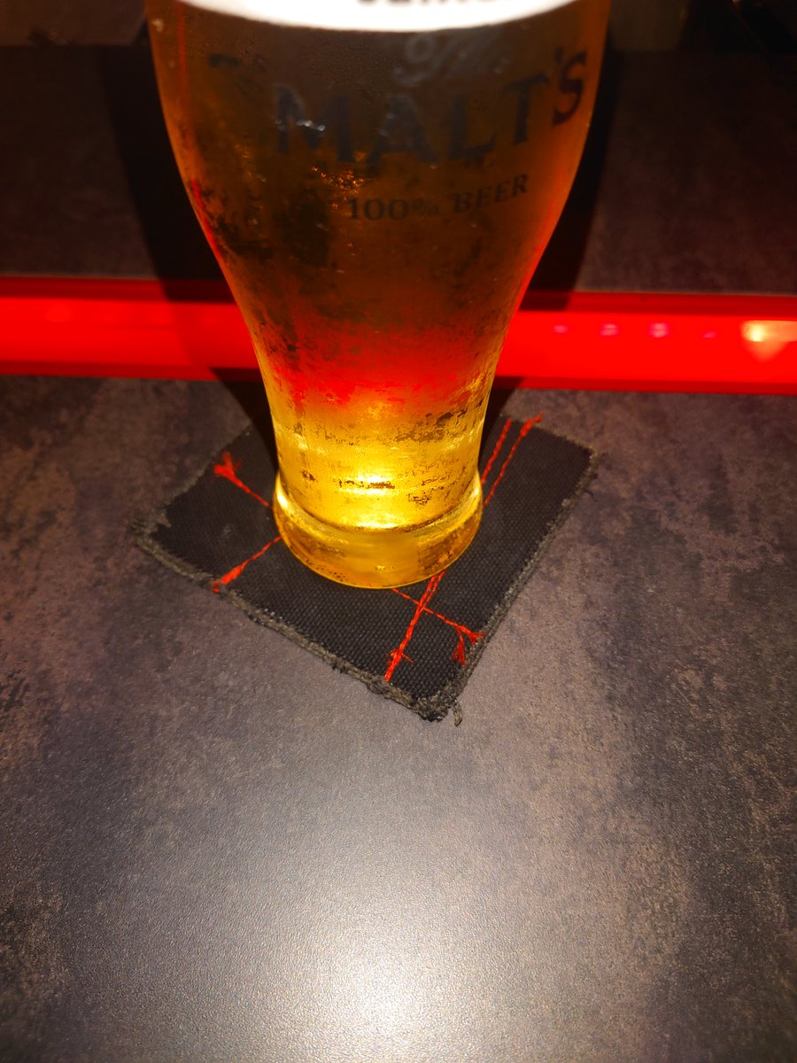 kinokonoco's tweet photo. 今日はヒマだったので梅田で行きたかった店に飲みに行ってきた。
写真とるの忘れてたので2軒目フェティッシュなバーへはしご https://t.co/bwCjOISfG5