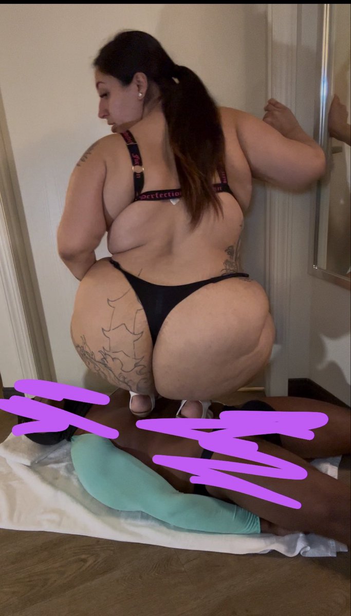 lola tweet media