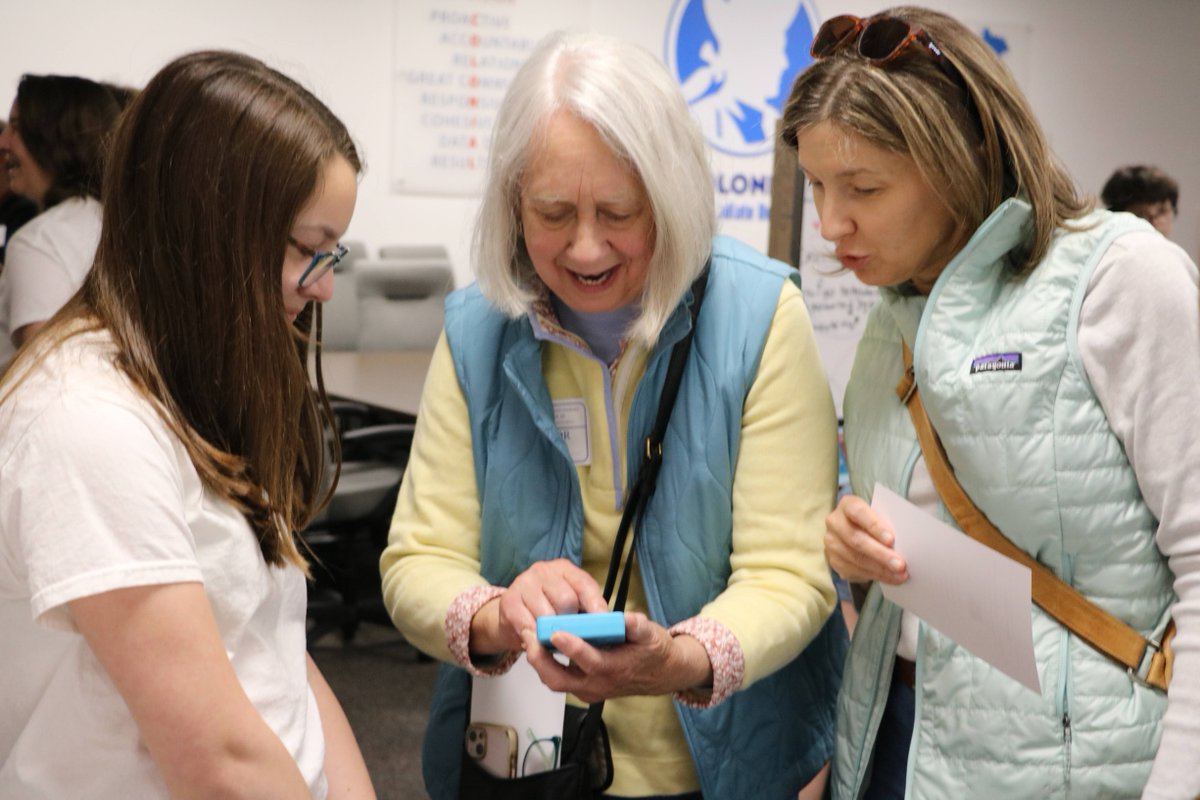 ColonialIU20's tweet photo. Game on! CIU 20 Junior Tech Leaders wrapped up the year with “Game Wars,” where students showcased original games they designed themselves. Visitors played, voted &amp; interacted with creators as students demonstrated creativity, collaboration, problem-solving, and coding skills! https://t.co/KQZsZSdUTI