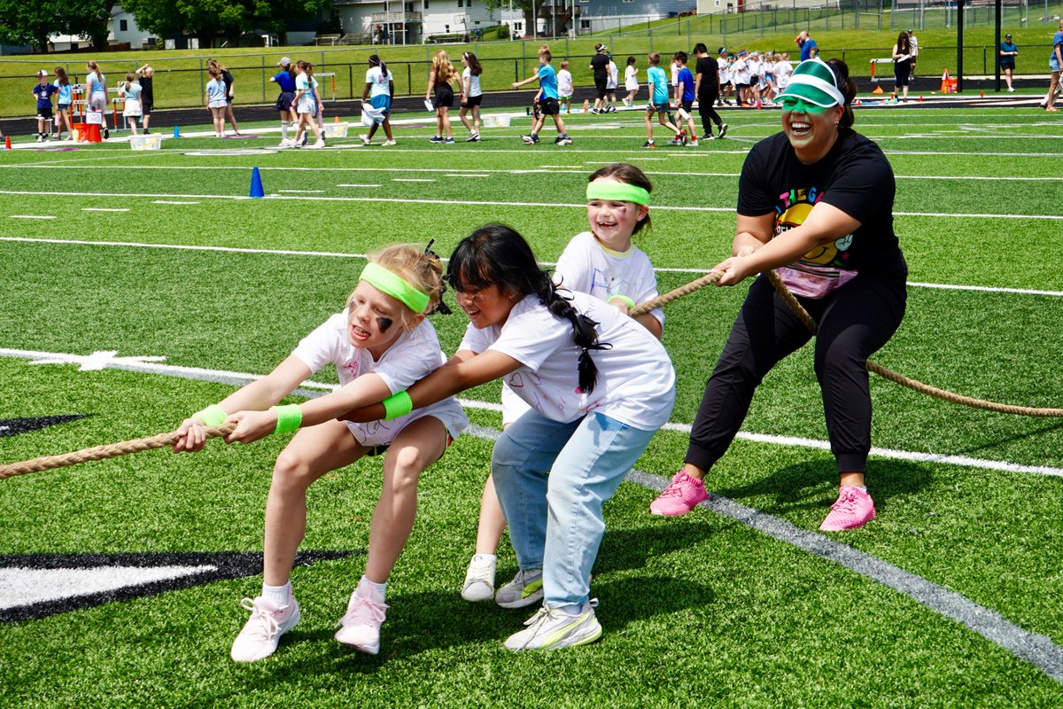 ByronCenterPS's tweet photo. Heritage Elementary brought the energy, teamwork &amp; fun to field day! 

What a great way to end the school year 🐾🧡 https://t.co/wHVo9y8Ooc