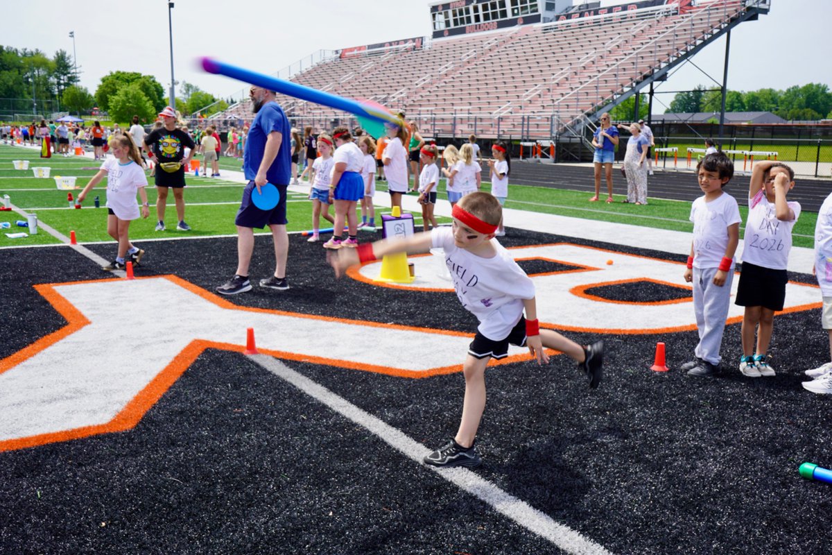 ByronCenterPS's tweet photo. Heritage Elementary brought the energy, teamwork &amp; fun to field day! 

What a great way to end the school year 🐾🧡 https://t.co/wHVo9y8Ooc