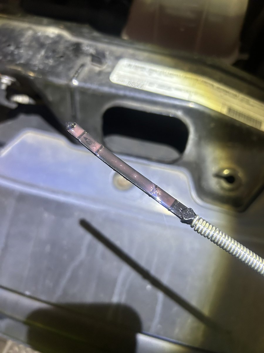 Houseknech9360's tweet photo. Leave it to Stellantis to design a flaw into their FUCKING WIPER COWL that’s capable of JUNKING a perfectly good transmission 

These dogshit vans have my poor customer on suicide watch whenever his guys leave the lot with them https://t.co/8owtlAmpIy