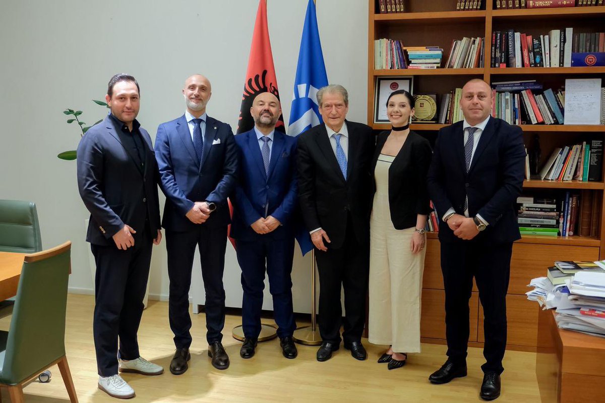 Sali Berisha tweet media