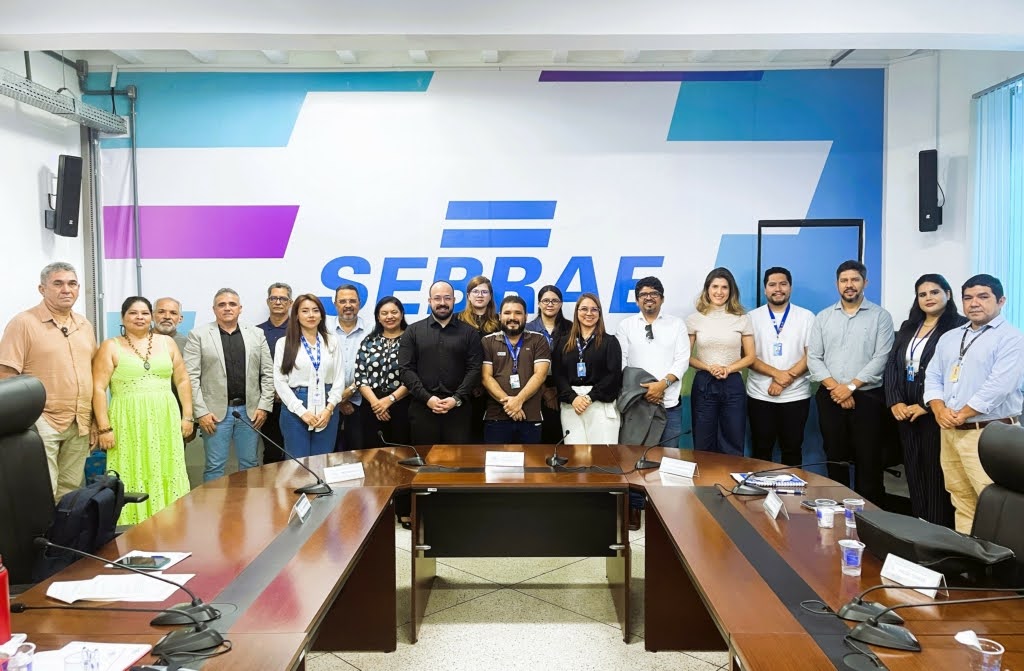 fecomercioap's tweet photo. 🔹 Fecomércio/AP participa de reunião do Comitê Consultivo do PEIEX

👉 Leia mais: https://t.co/oTNCqzuBJP https://t.co/tFdjswnDNG