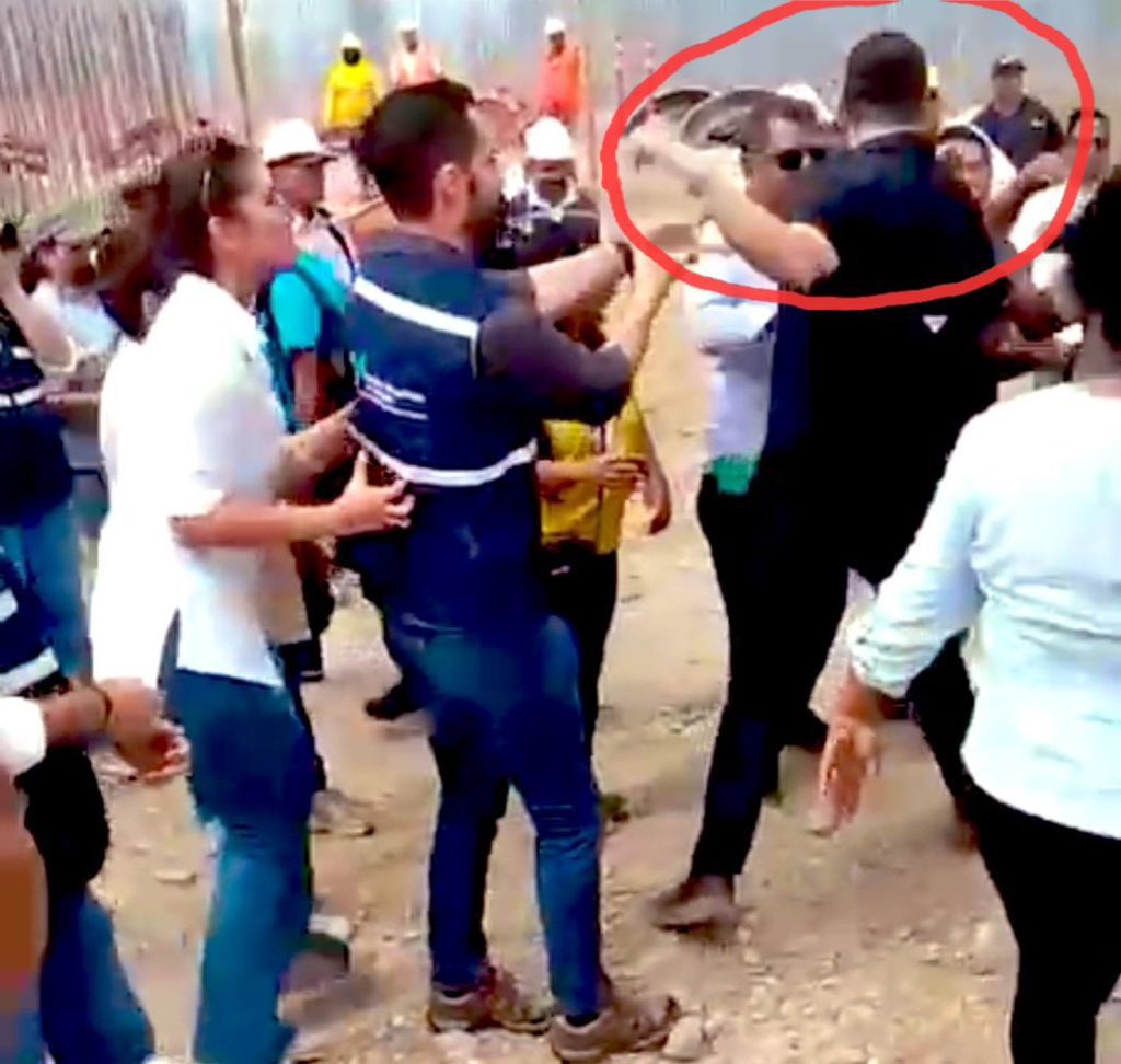 atenciongye's tweet photo. Ahora resulta que hay que tenerle pena a este energúmeno “pobrecito” por una parodia de Villarroel. Que sigan llorando las viudas del ppl, aquí les recordamos quien realmente es alias “chucaro” #GuayaquilSinAlcalde https://t.co/YmVkacjRJc