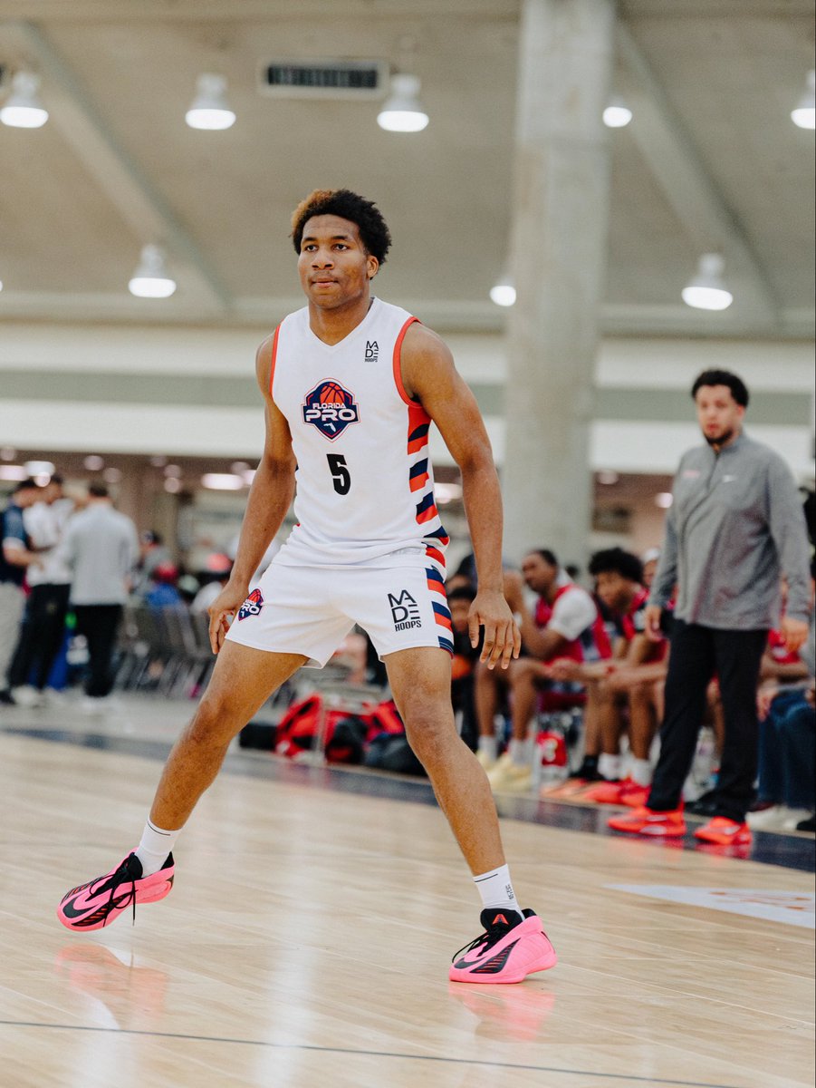 _MarioHicks's tweet photo. 2027 G Justus-Dylan Herbert continues to take steps forward with his game.

He talked with MADE at DMV Live about his decision to reclass, what he’s looking for in a college program, and more: https://t.co/XEz6Lryubx https://t.co/UCJy7rGxcx