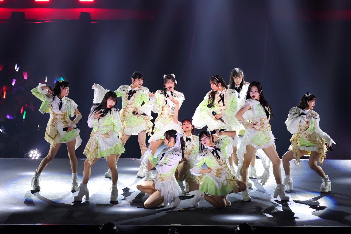 UpFrontLink's tweet photo. 📸Juice=Juice wrapped their tour at a sold-out Pia Arena MM!🔥

18K fans rocked the venue with viral hit "More! Mi Amore" &amp; the new song produced by Kohmi Hirose! 

Read full report &amp; see photos on FB:
https://t.co/4VMdVPg7hv

@JuiceJuice_uf  
#JPOP #GirlGroup #JapaneseMusic https://t.co/kWv45KwuyO