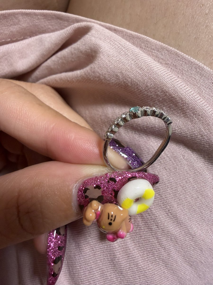 Ymhm13's tweet photo. トレーニングして家に帰ったら指輪抜けないからおかしいと思ったら指輪が変形してた😱 https://t.co/SeLZdCfJfb