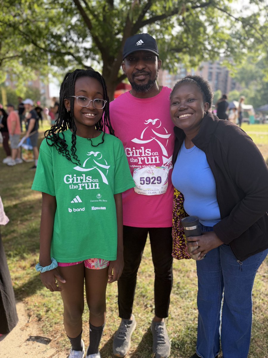 JohnAdamsElem's tweet photo. Girls that run together have fun together! Shout out to all the girls, families, friends, and teachers who support them! #Girlsontherun #BeEager #EagerEagles https://t.co/lypVHm2zHv