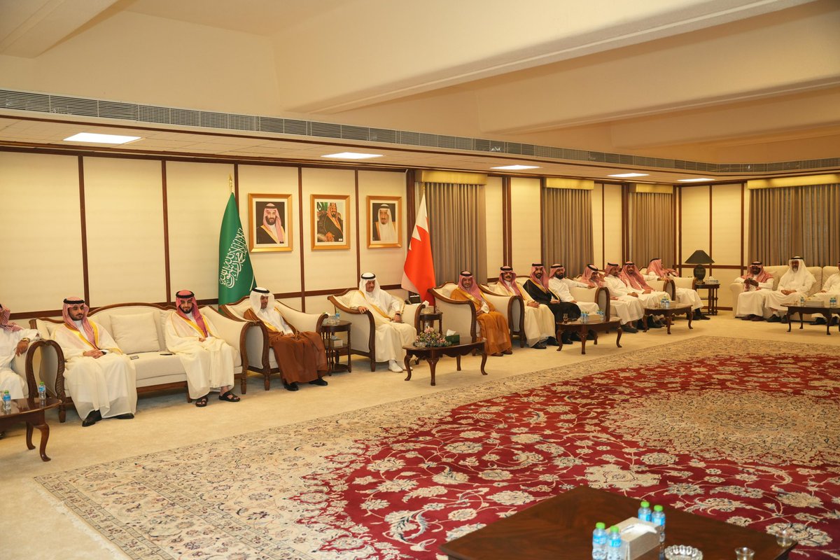 KSAembassyBH's tweet photo. أقام سعادة السفير #نايف_بن_بندر_السديري @naif63_2 صباح اليوم حفل استقبال بمناسبة #عيد_الأضحى المبارك ١٤٤٧هـ، بحضور منسوبي السفارة والملحقيات والمكاتب التابعة لها وجمعاً من المواطنين. https://t.co/HQ1OMVMOBt