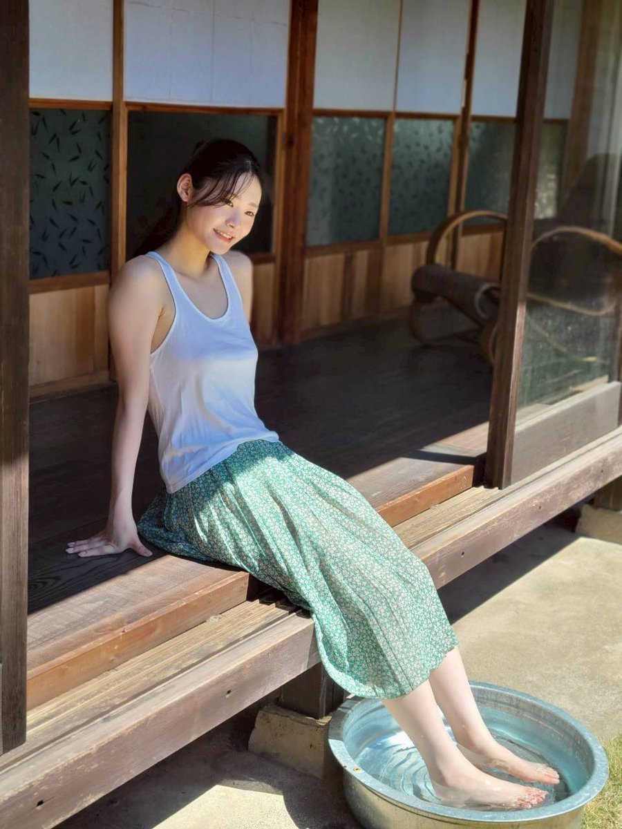 野村るな tweet media