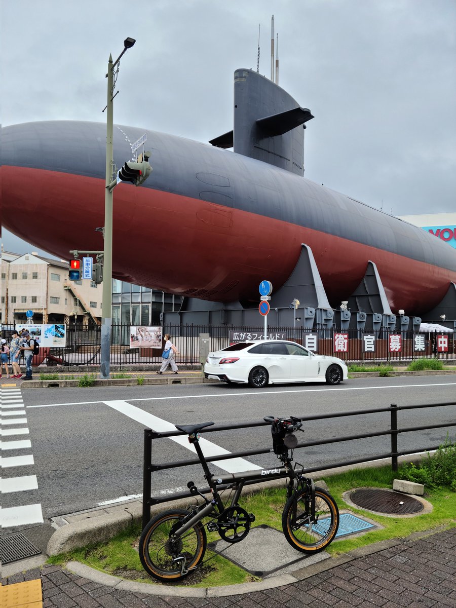 ibusigintouri's tweet photo. #これを見た人は愛車の背景が船の画像を貼れ
陸に上がっとるが潜水艦も船には違ぇねぇ。 https://t.co/i8cbJWpYqs