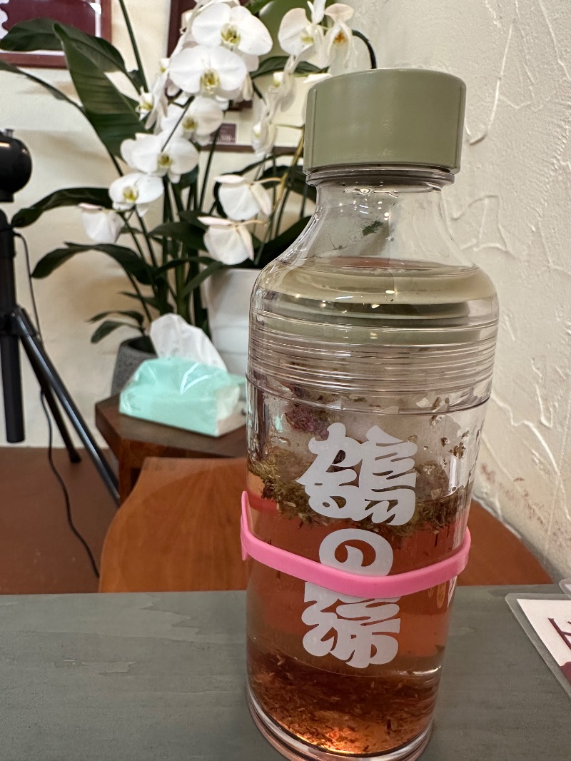 Lisa_Ko's tweet photo. 久しぶりの銭湯。バレルとスチームサウナどちらもあっていい。バレルサウナの外から上をみると屋根と煙突と空。浴室内もレトロな雰囲気であたたかさがある。また仕事後に来たい。 (＠ 調布 鶴の湯 in 東京都, 調布市) https://t.co/MRSjOPrVwU https://t.co/WNjEkV2puZ