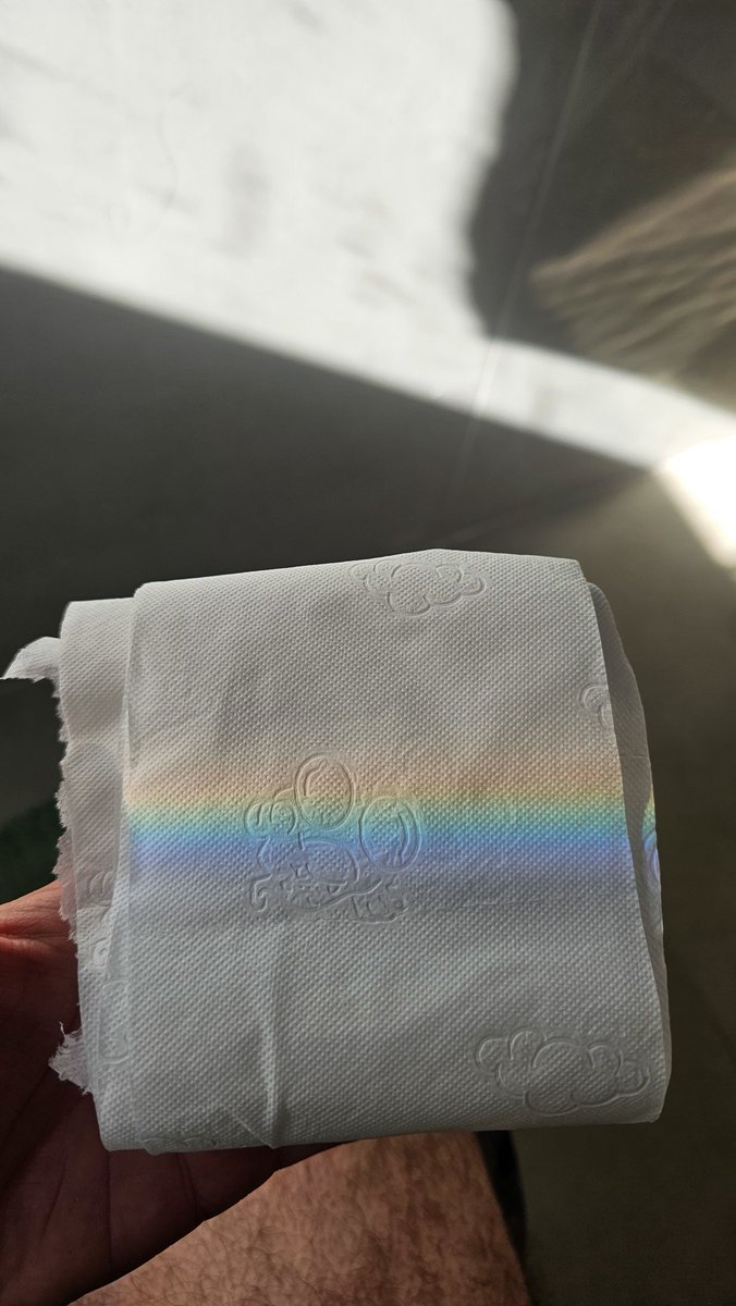 lhamaroxa_'s tweet photo. Caguei, dei um confere, tinha um arco íris.
Eu sou o nyan cat

*imagem meramente ilustrativa* https://t.co/OJbMywOtxU