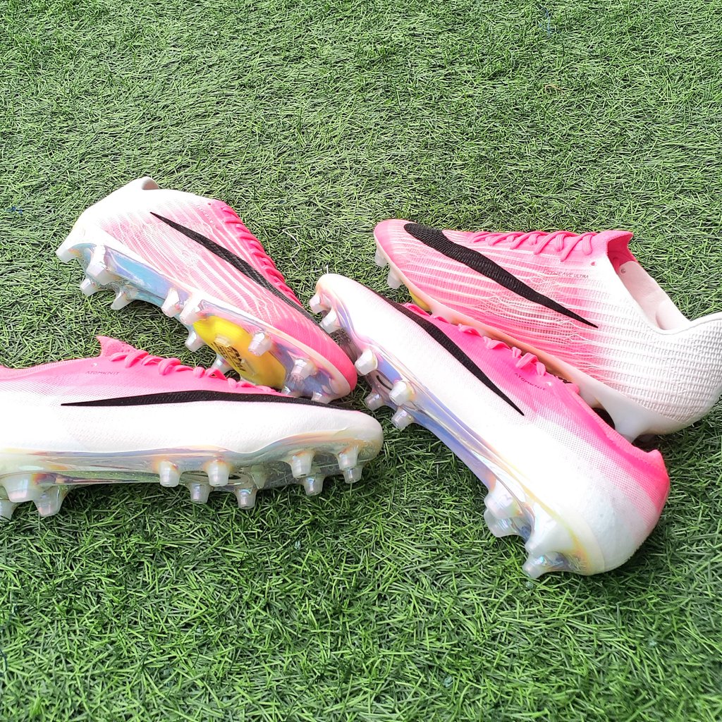 futaba_SW's tweet photo. ついに解禁！
#NIKE フットボール完全新作。

#マーキュリアル シリーズ登場。

✅ヴェイパー17
✅スーパーフライ11

#フタバサッカーワールド では
どちらもAG-PROにて登場。
※FGは展開無

6月上旬の発売を予定。

お見逃しなく！

※後日、詳細情報は、
スタッフ高橋にて👍

#サッカースパイク https://t.co/EjtSYItGYw