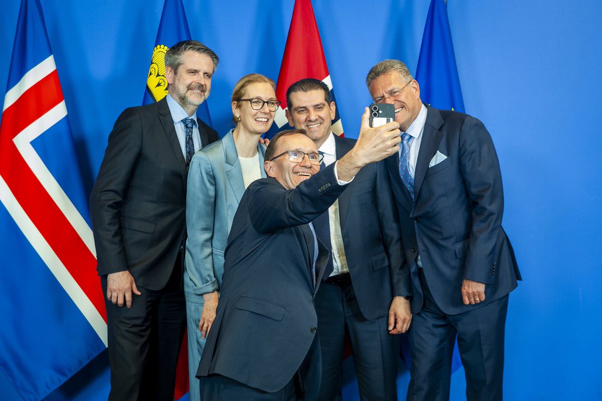 EspenBarthEide's tweet photo. Great to be in Brussels for today’s EEA Council. Important discussions on the state of cooperation, competitiveness and green growth in the European internal market – all key to Norway’s close relationship with the EU, Iceland &amp; Liechtenstein 🇪🇺 🇳🇴 🇮🇸 🇱🇮 https://t.co/2HlBadlnDi