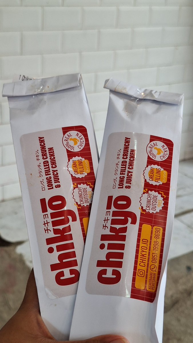 jasukepao's tweet photo. brandingan cemilan ini tuh kek hampir sama semua ya https://t.co/ErcCR5zAvo